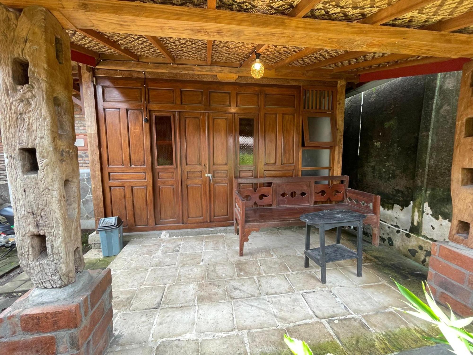 Saka Homestay Boutique & Cafe Magelang Kültér fotó
