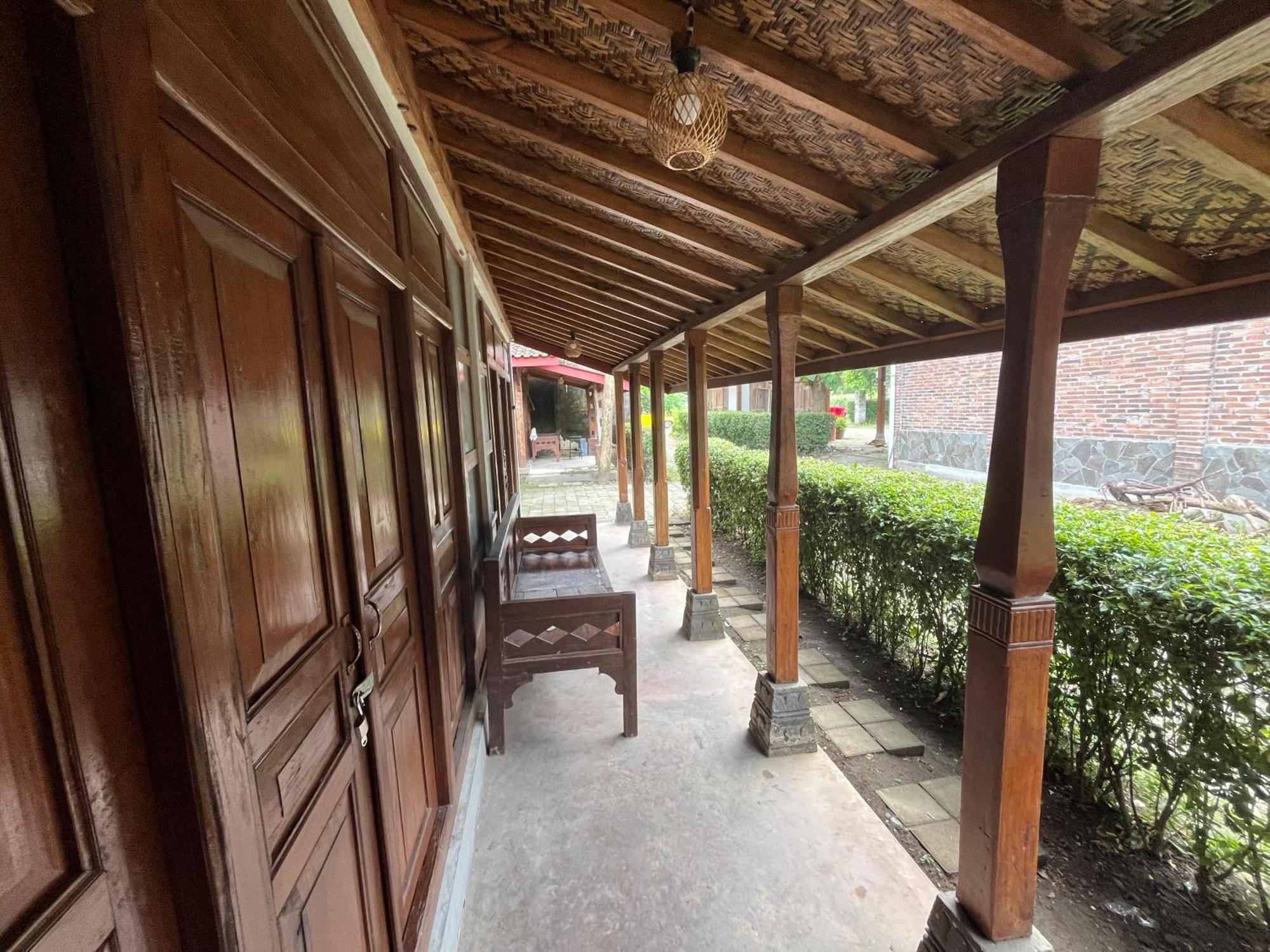 Saka Homestay Boutique & Cafe Magelang Kültér fotó